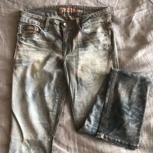 Level 99 skinny straight jeans size 27 unique wash